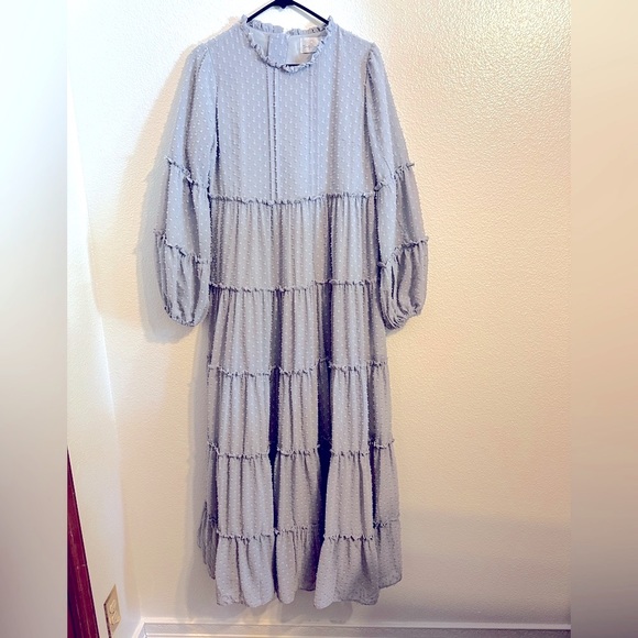 Dainty Jewells Dresses & Skirts - Beautiful dainty jewel dress.